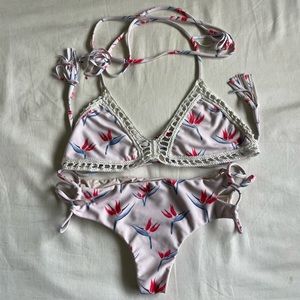 ACACIA set in Bird of Paradise